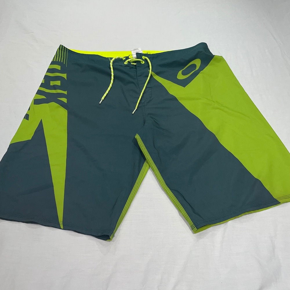 Oakley Mens Board Shorts Size 40 Green Grey Tailored Fit Surf Trunks Logo